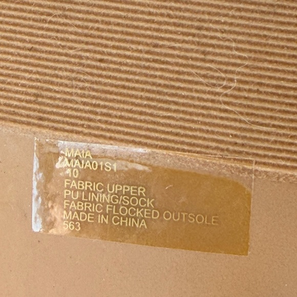 Steve Madden Perforated Suede Fabric D’Orsay Ankle Strap Grey Flats size 10 - Picture 3 of 5